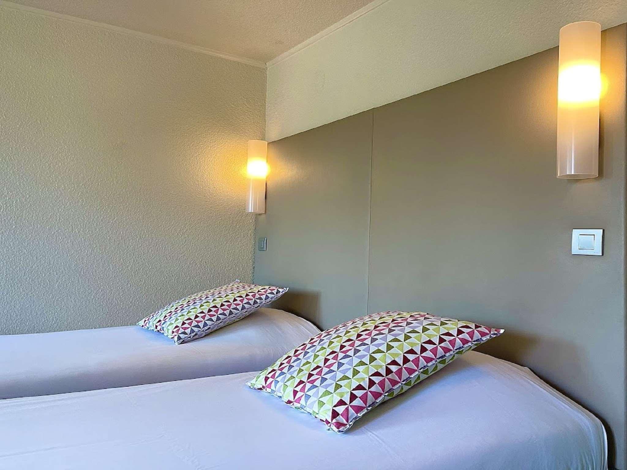 Campanile Conflans-Sainte-Honorine Hotel Bagian luar foto