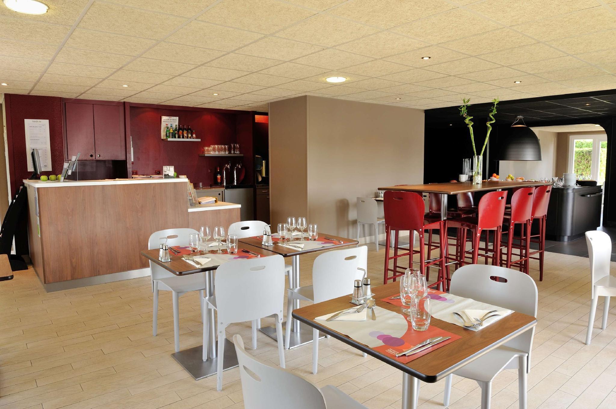 Campanile Conflans-Sainte-Honorine Hotel Bagian luar foto