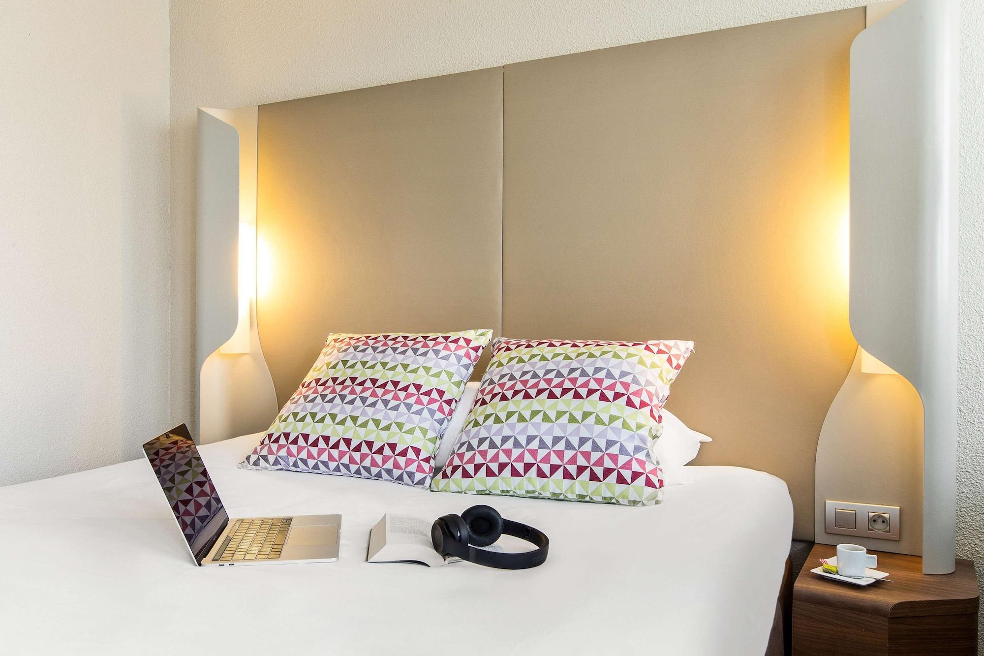 Campanile Conflans-Sainte-Honorine Hotel Bagian luar foto