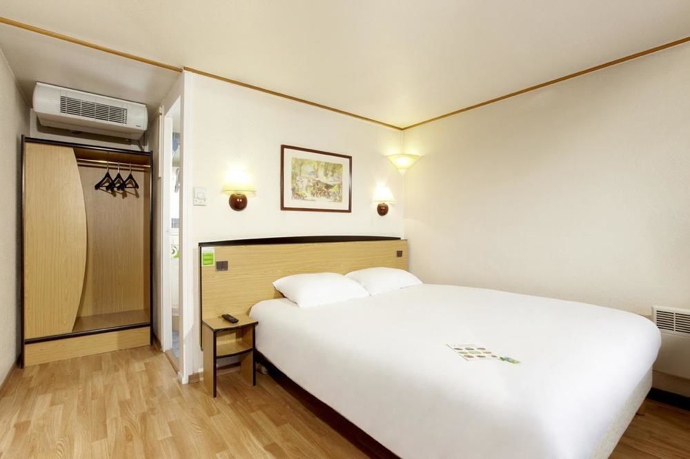 Campanile Conflans-Sainte-Honorine Hotel Bagian luar foto
