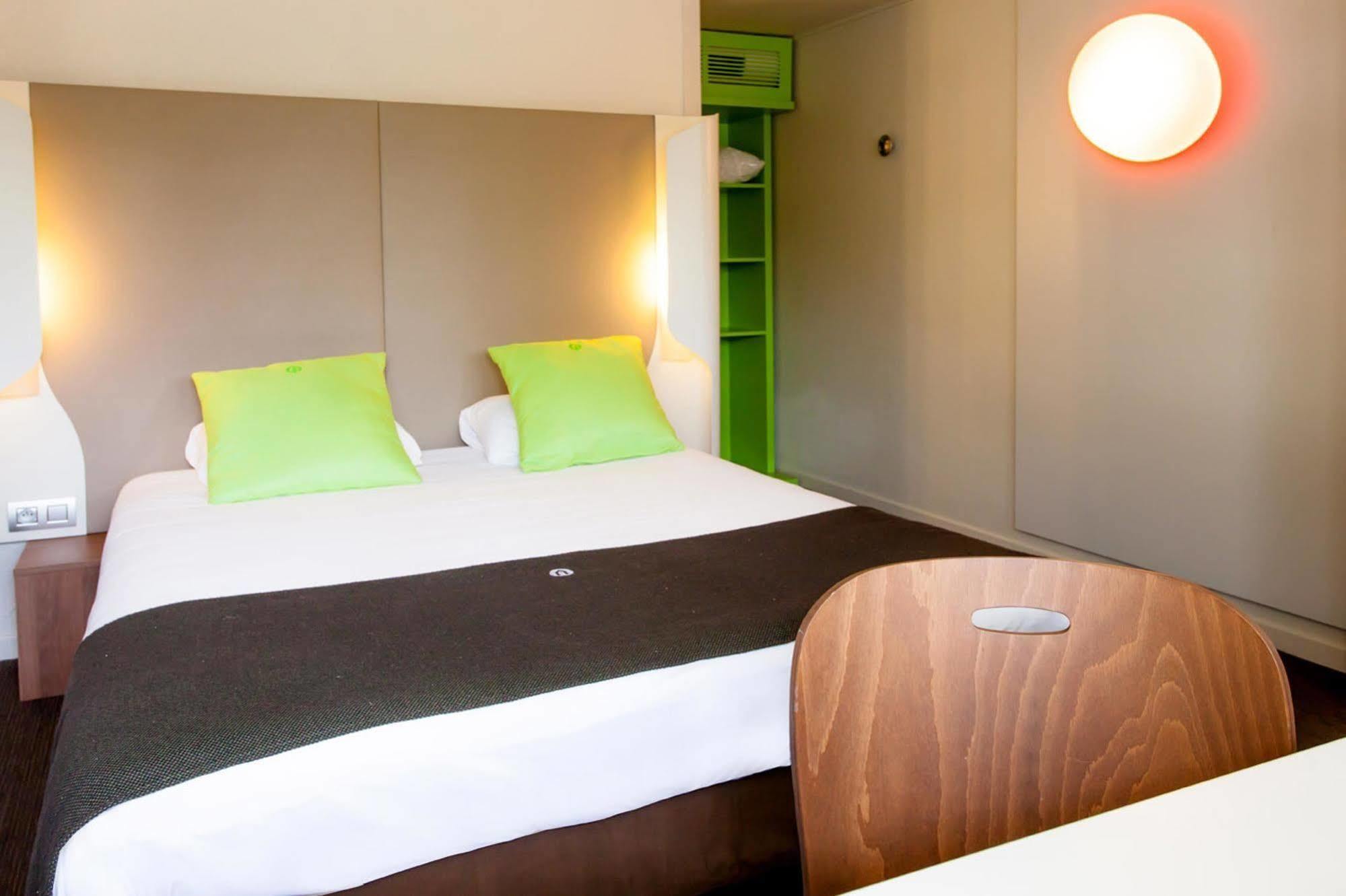 Campanile Conflans-Sainte-Honorine Hotel Bagian luar foto
